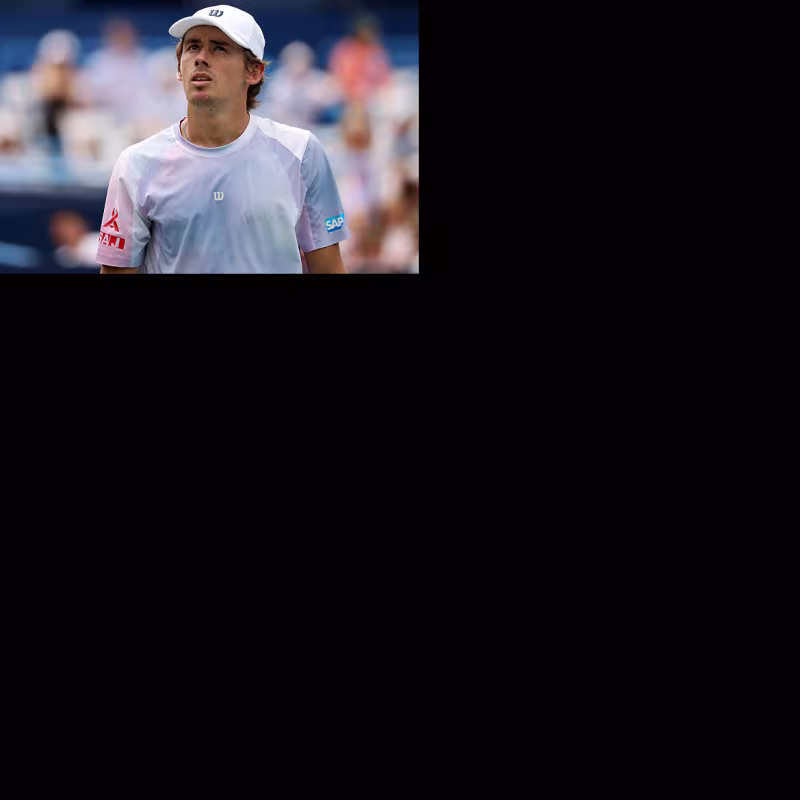 De Minaur stops Tsitsipas' streak and reaches quarterfinals in Washington. Source: Getty Images.
