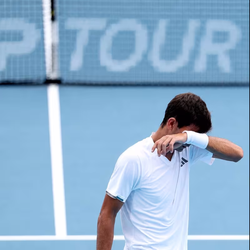 Jodar se lamenta ante Cobolli. Foto: Getty