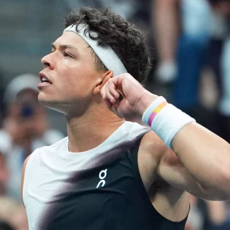 El huracán Shelton arrasa a Tsitsipas y se cita con Alcaraz en unos cuartos de final de lujo. Fuente: Getty
