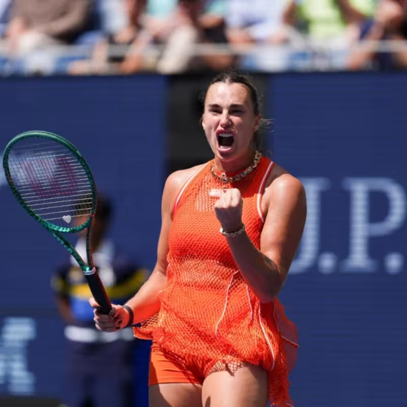 Sabalenka saca el rodillo en el US Open. Fuente: Getty Images