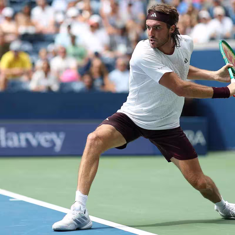 Stefanos Tsitsipas parle du revers à une main. Photo : gettyimages