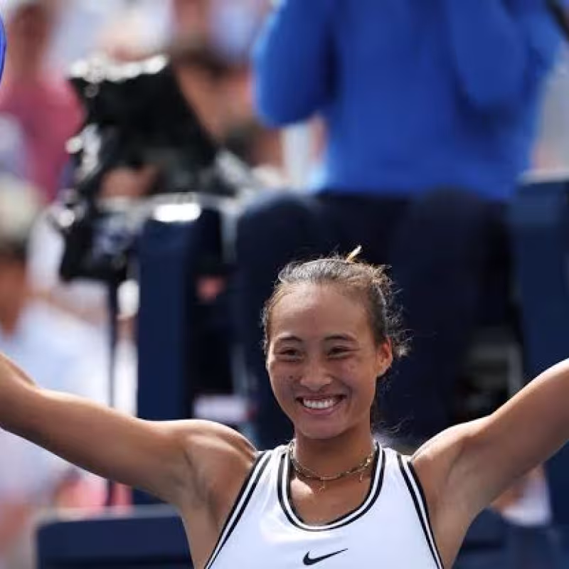 Zheng is the comeback queen: she defeats Swiatek and advances to the quarterfinals of the US Open. Photo: Getty Images