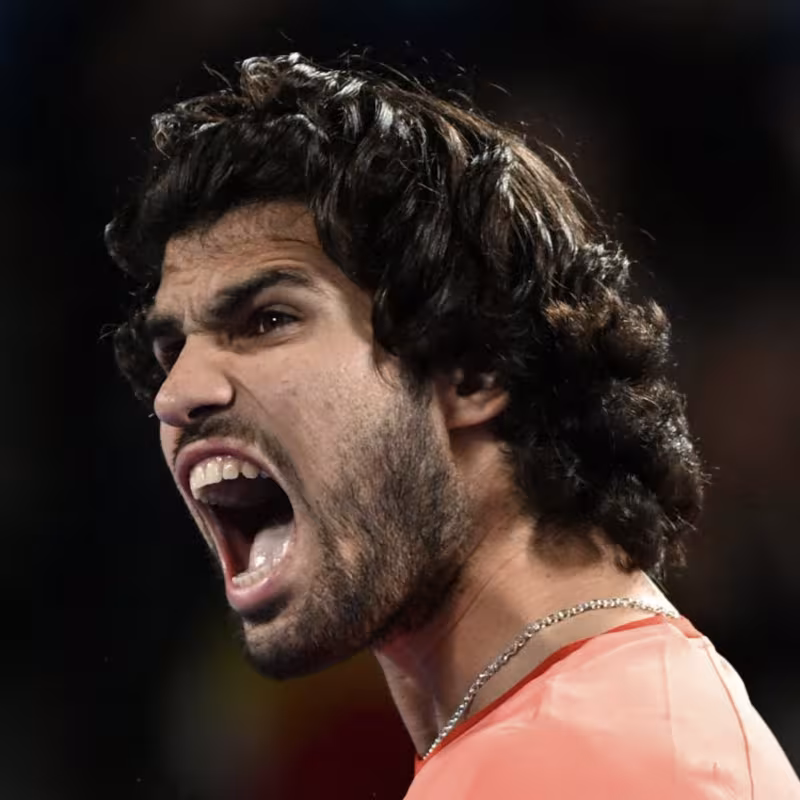 Alcaraz reacted in time to defeat Munar.