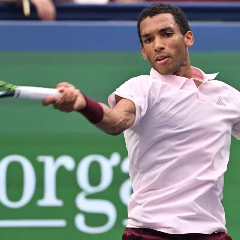 Félix Auger-Aliassime retires in Shanghai. Photo: gettyimages