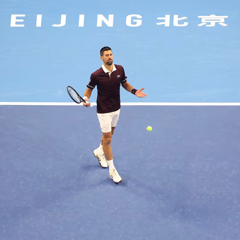 Djokovic esplode contro il giudice arbitro e Zverev: “È una delle regole più stupide che abbia mai visto nella mia vita”. Foto: Gettyimages