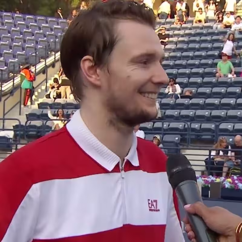 Bublik explica por qué el tenis se ha vuelto un deporte tan complicado. Fuente: TennisTV