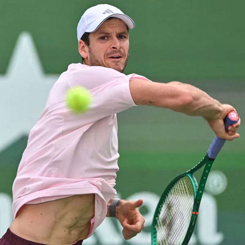 Hurkacz, imperiale contro Nole.