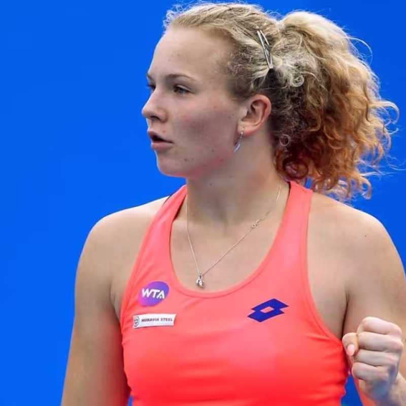 Katerina Siniakova wins an individual title again three years later... losing only one game in the final!