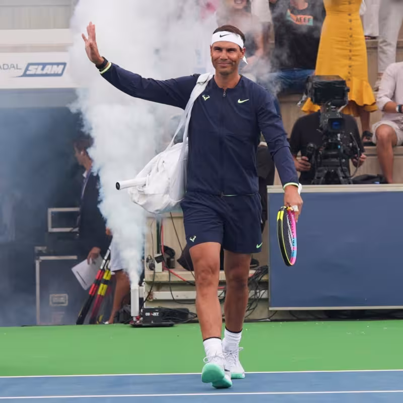 Nadal torna in campo con umorismo: "È un giorno unico... per quanto male mi vedo". Fonte: RNA